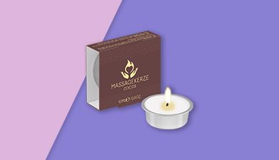 Massagekerze 'Cocos' von EIS vor rosa-lilanem Hintergrund