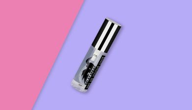 Verzögerungsgel 'Delay Spray' von EIS auf rosa-lilanem Hintergrund