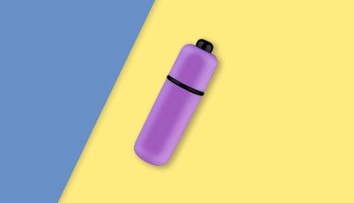 Lilanes Vibro-Ei vor blau-gelbem Hintergrund